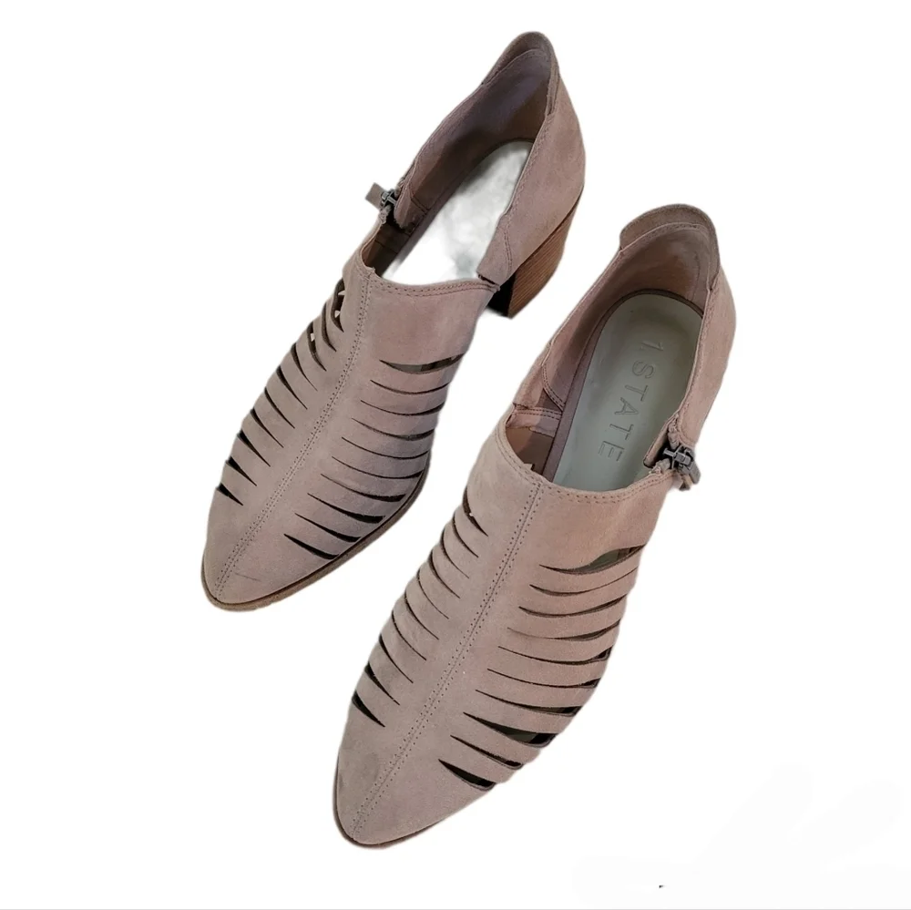 1.State Cutout Ankle Arnet Booties Sand 9